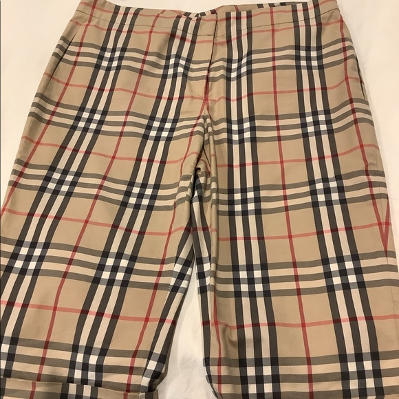 Size 6 Authentic Burberry Women’s Bermuda short - Picture 2 of 4
